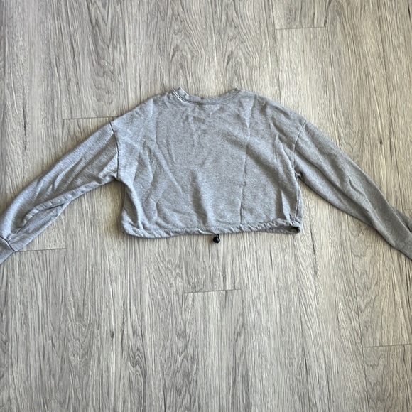 Forever 21 Gray Crop Top Crewneck Long Sleeve Size S - Picture 7 of 7